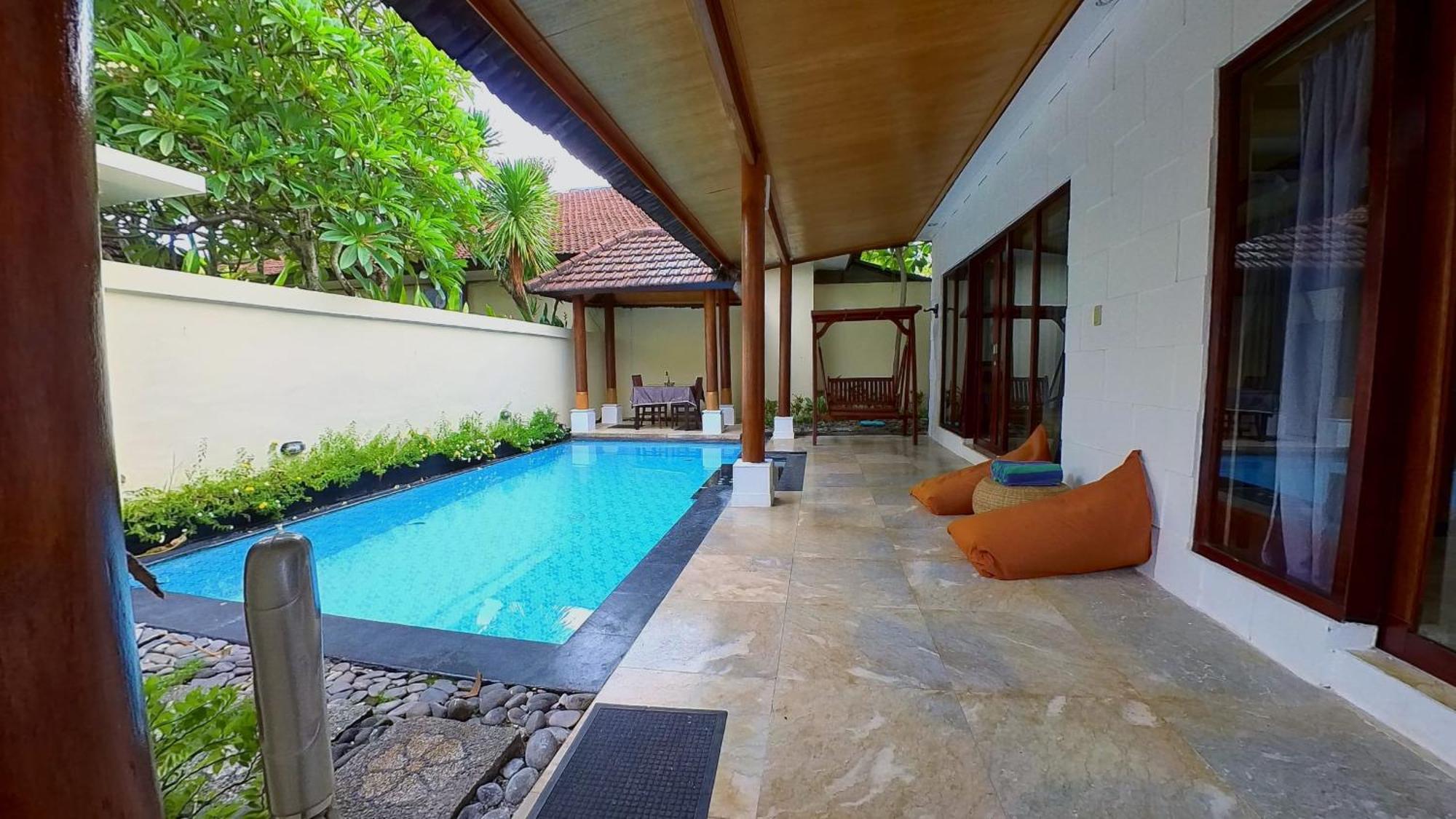 Privat Pool At Kuta Villa *