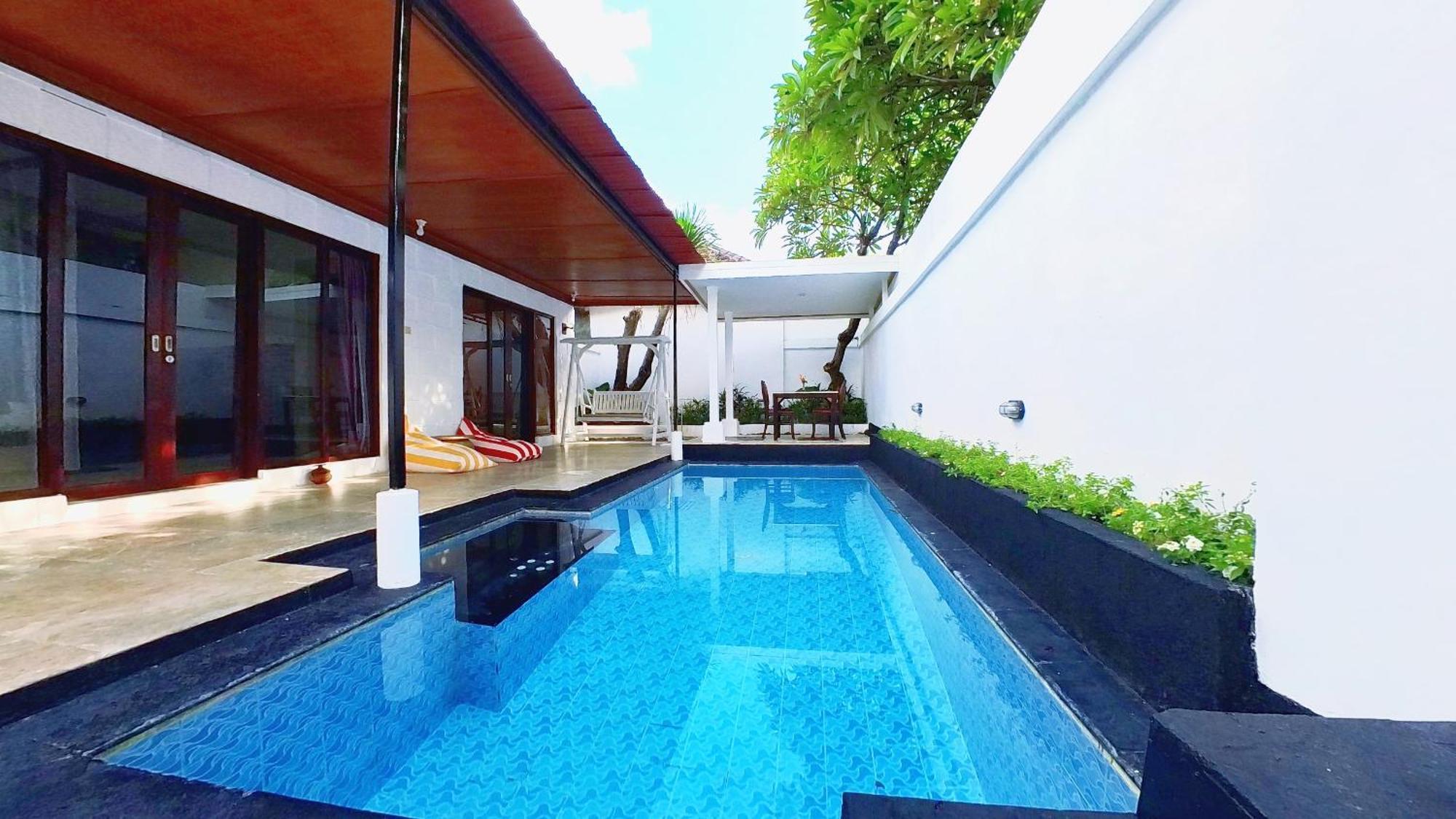 Privat Pool At Kuta Villa *